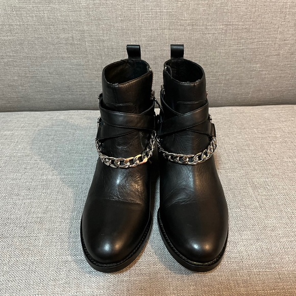 Max&Co Leather Chain Ankle Boots ~ 37 - Picture 1 of 3